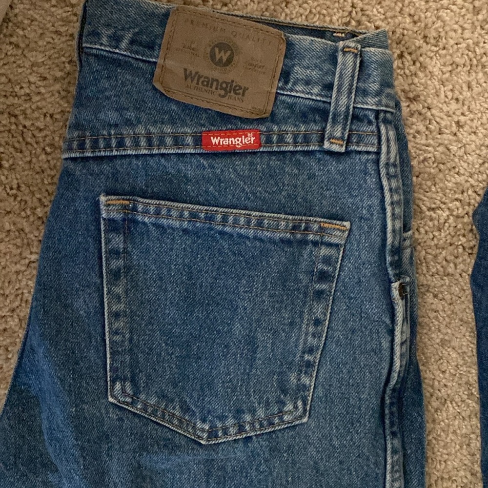 Wrangler jeans 29x32 fits like a size 2